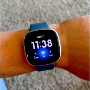Fitbit Versa 3 & bands